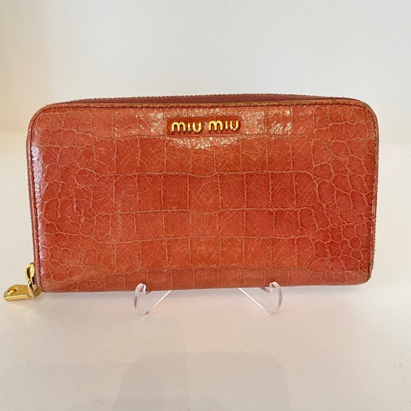 Miu Miu by Prada Pink/Mauve Croc Embossed Zip Around Wallet - Picture 1 of 16